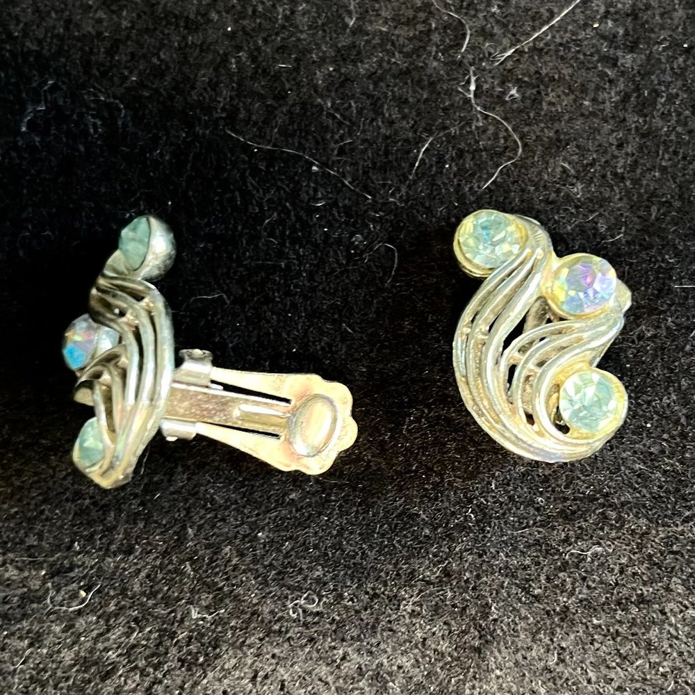 Vintage ‘Choker Style’ Silver Tone Necklace & Earrings w/Blue ‘Confetti’ Crystal - Picture 8 of 10